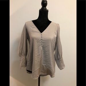NWT GRAY EXPRESS BUTTON LONG SLEEVE BLOUSE